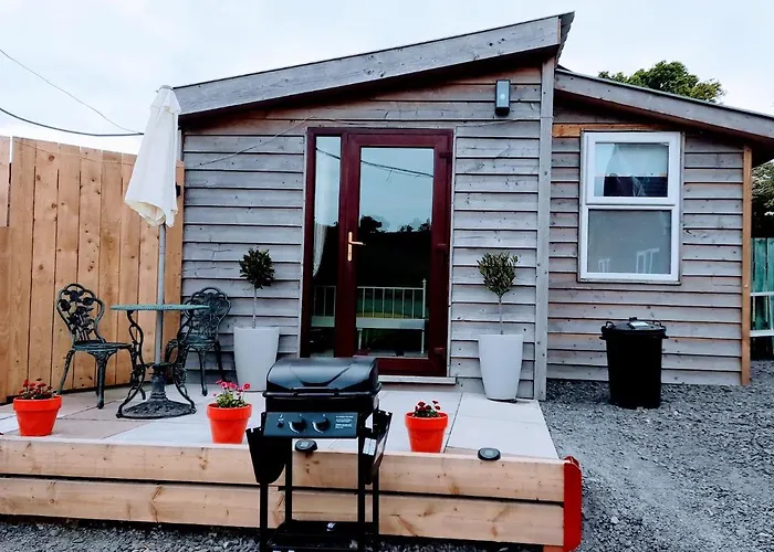The Hut B & B